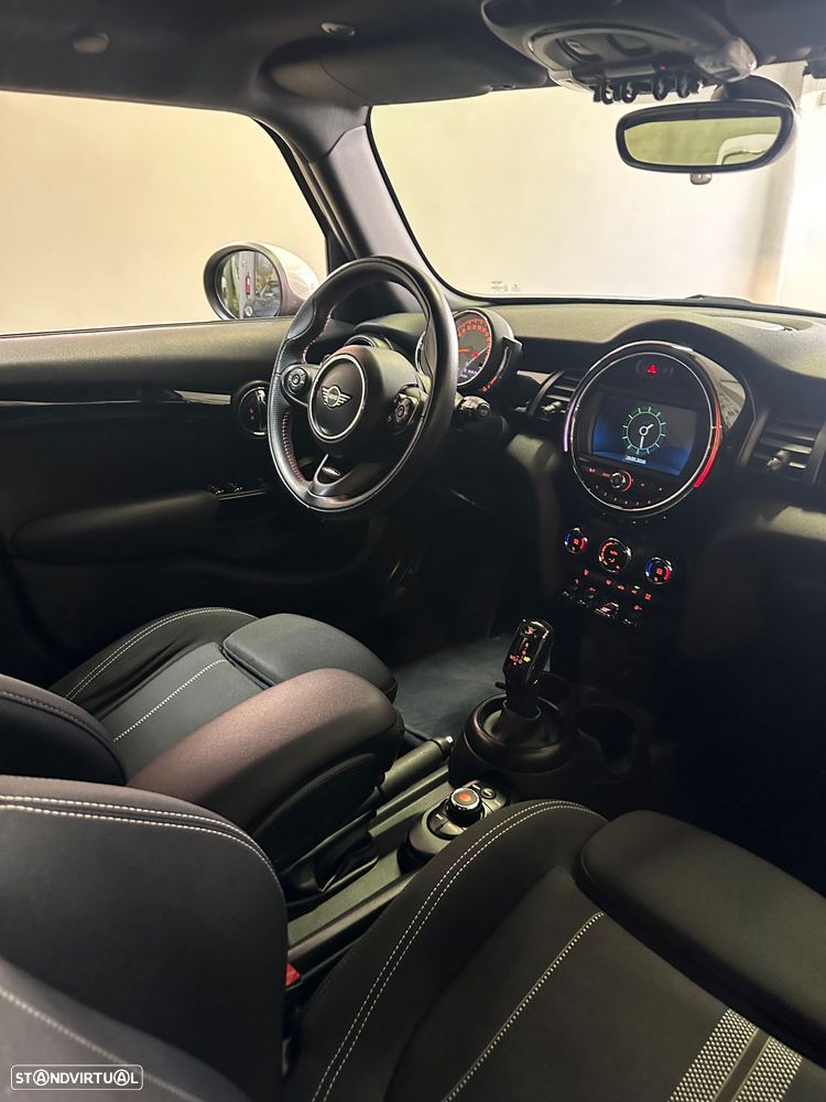 MINI 5 Portas Cooper SD Auto - 11