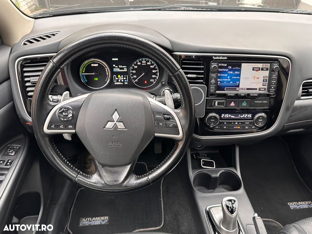 Mitsubishi Outlander - 11