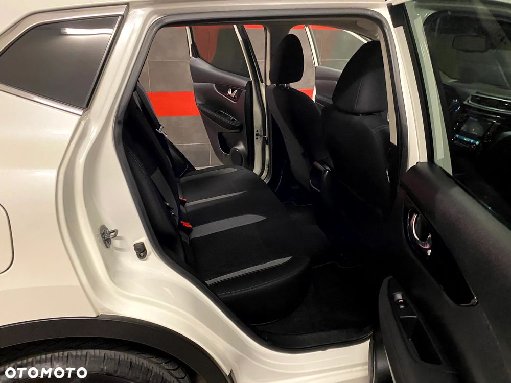 Nissan Qashqai 1.6 dCi Xtronic TEKNA+ - 25