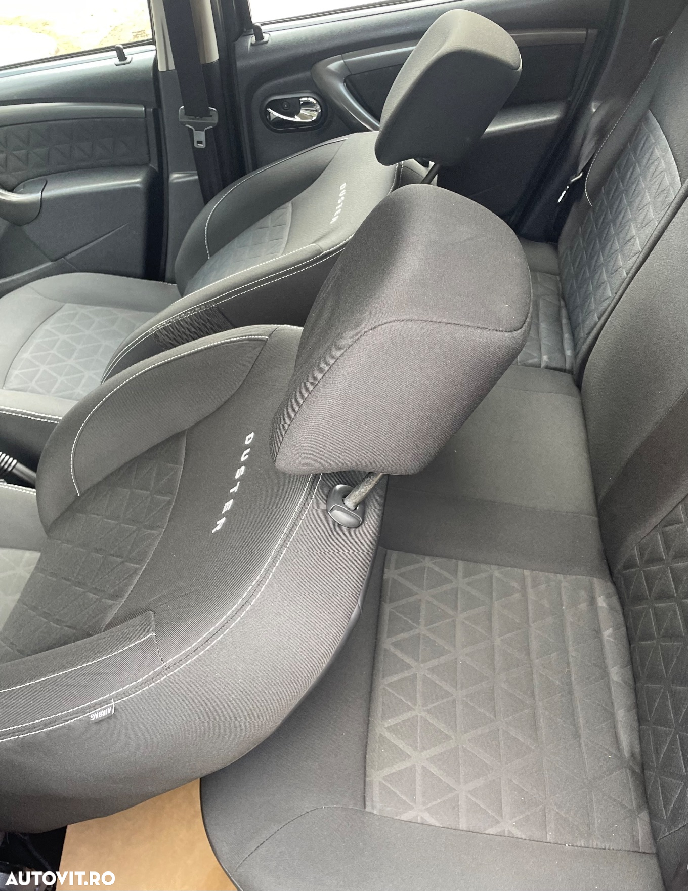 Dacia Duster 1.5 dCi 4x2 Laureate - 13