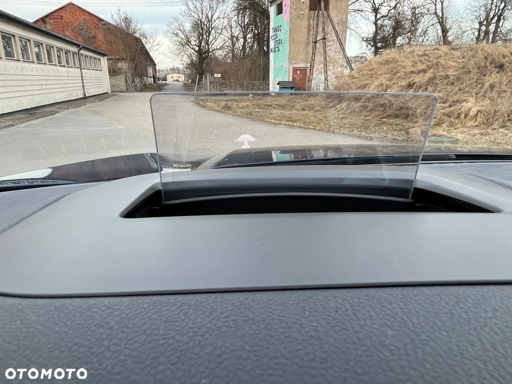 Ford Kuga 2.0 EcoBlue 4x4 ST-LINE X - 24