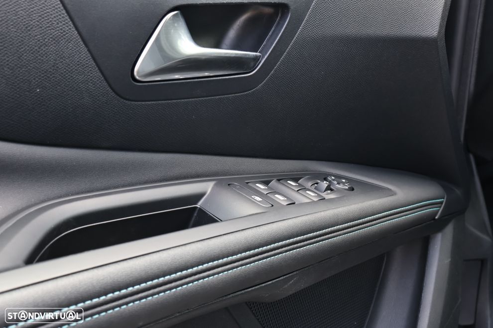 Peugeot 3008 1.6 Hybrid Allure Pack e-EAT8 - 17