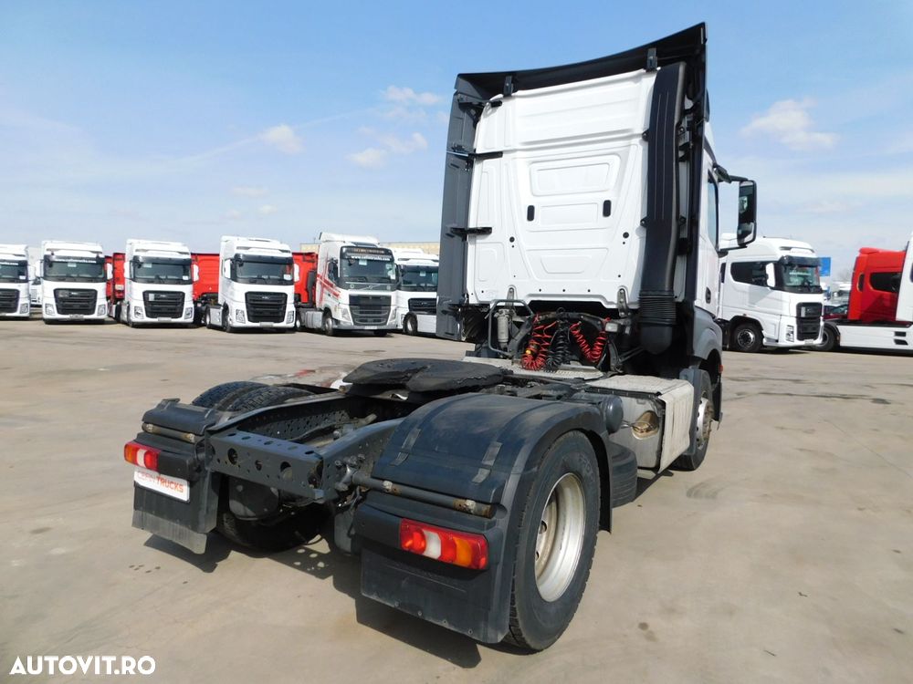 Mercedes-Benz Actros - 3