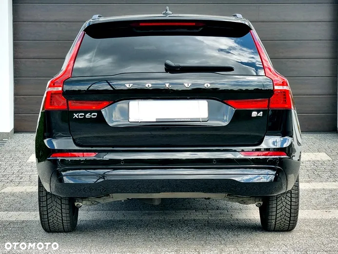 Volvo XC 60 B4 D Plus Dark - 11