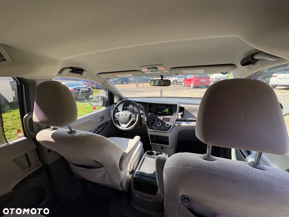 Toyota Sienna 3.5 V6 SE - 36