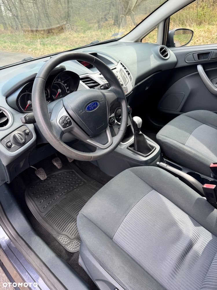 Ford Fiesta - 8