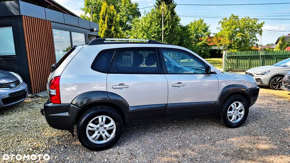 Hyundai Tucson 2.0 Comfort 2WD - 11