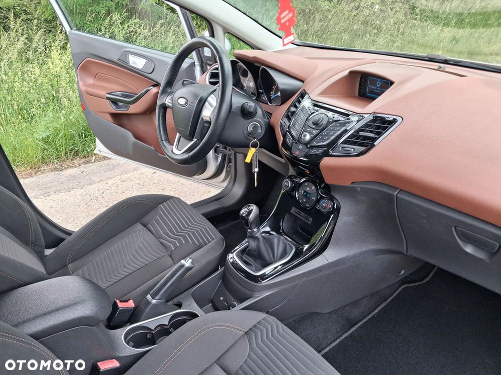 Ford Fiesta 1.5 TDCi SYNC Edition - 16