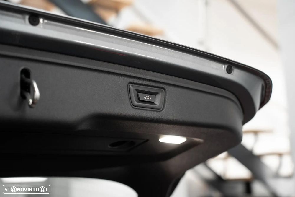 BMW 320 e Pack Desportivo M Auto - 29