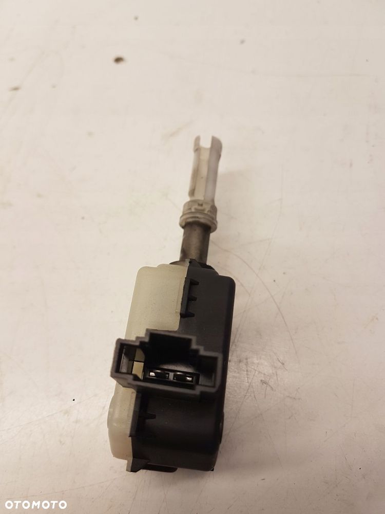 SIŁOWNIK KLAPY TYŁ AUDI A3 A4 A6 4B9962115C - 3