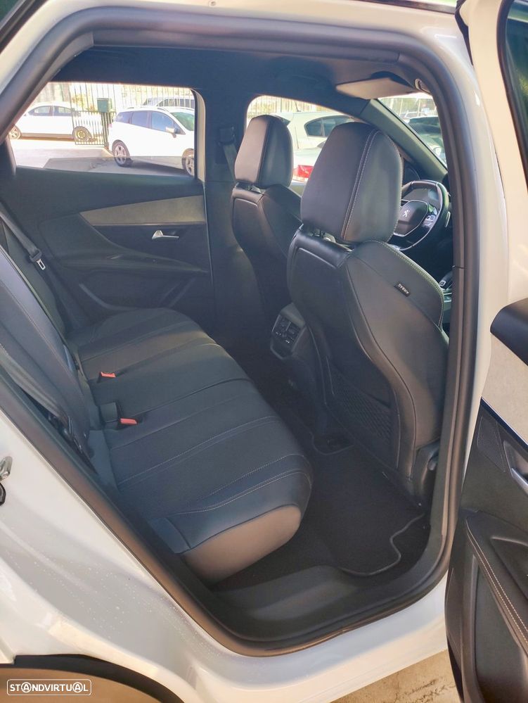 Peugeot 3008 1.5 BlueHDi GT EAT8 - 11