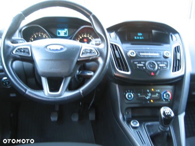 Ford Focus 1.6 Trend - 16