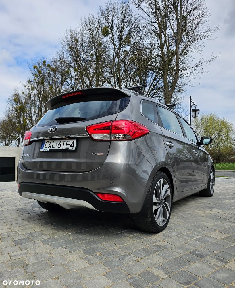 Kia Carens - 17