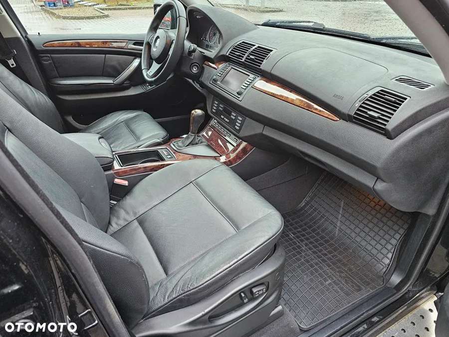 BMW X5 4.4i - 9
