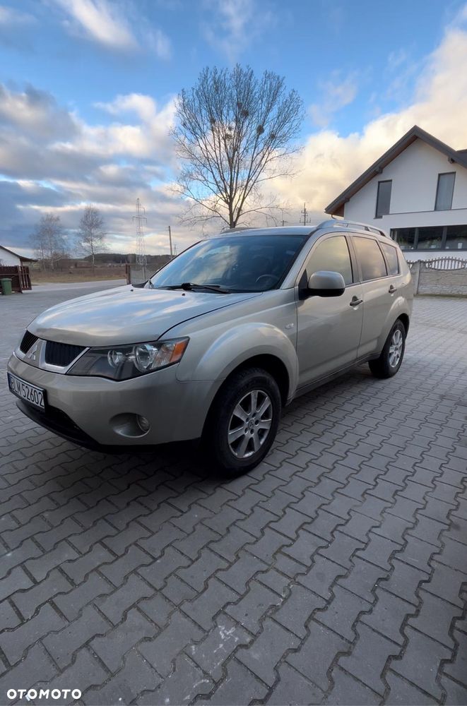 Mitsubishi Outlander 2.0 DID Intense + - 1