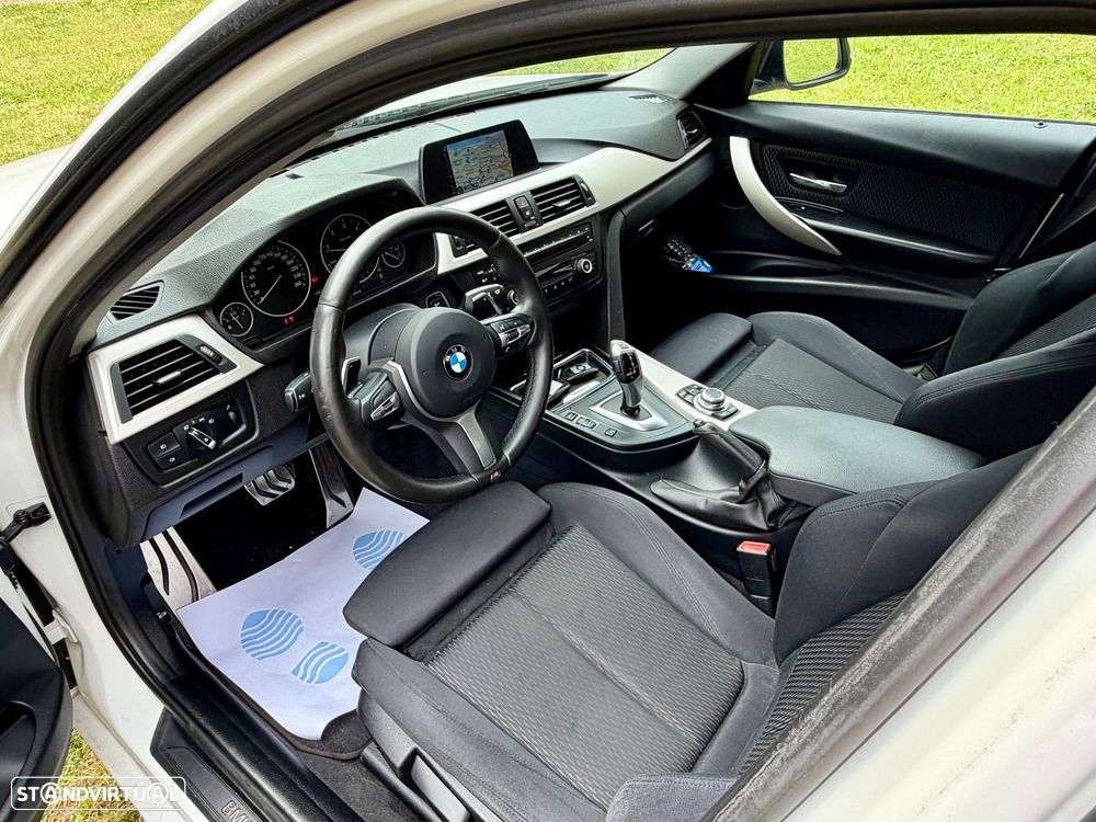 BMW 320 d Auto Pack M - 19