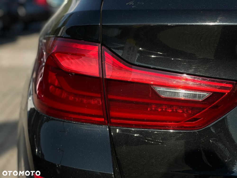 BMW Seria 5 520d Sport Line - 10