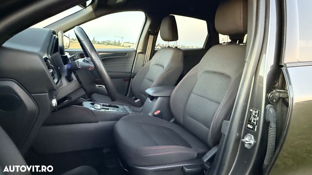 Ford Kuga 2.5 Duratec FHEV ST-LINE - 28