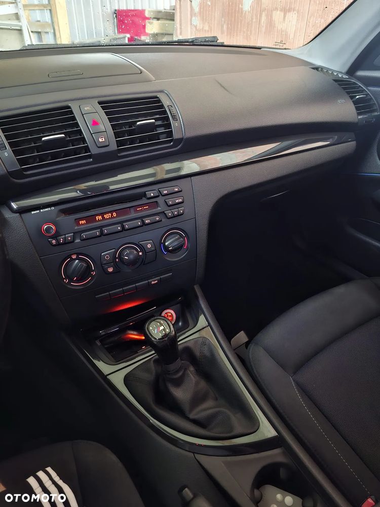 BMW Seria 1 118d DPF - 2