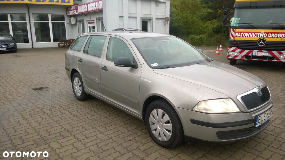 Skoda Octavia 1.6 Ambition - 8