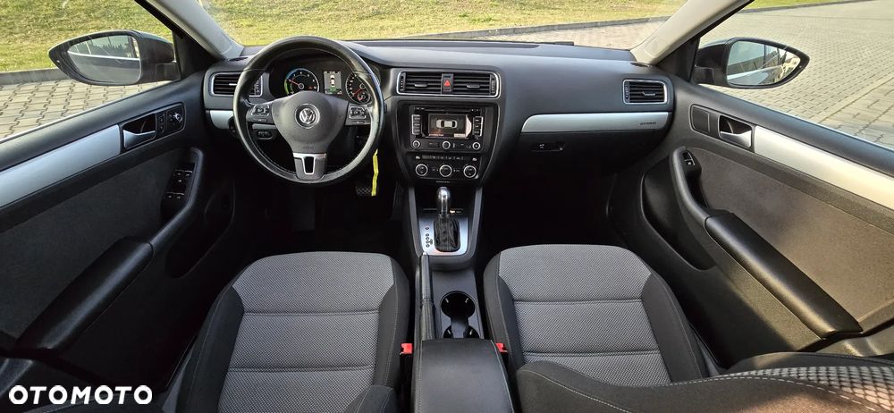 Volkswagen Jetta - 24