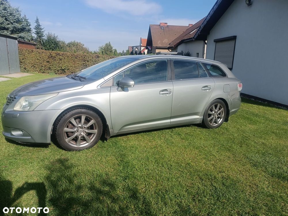 Toyota Avensis - 6