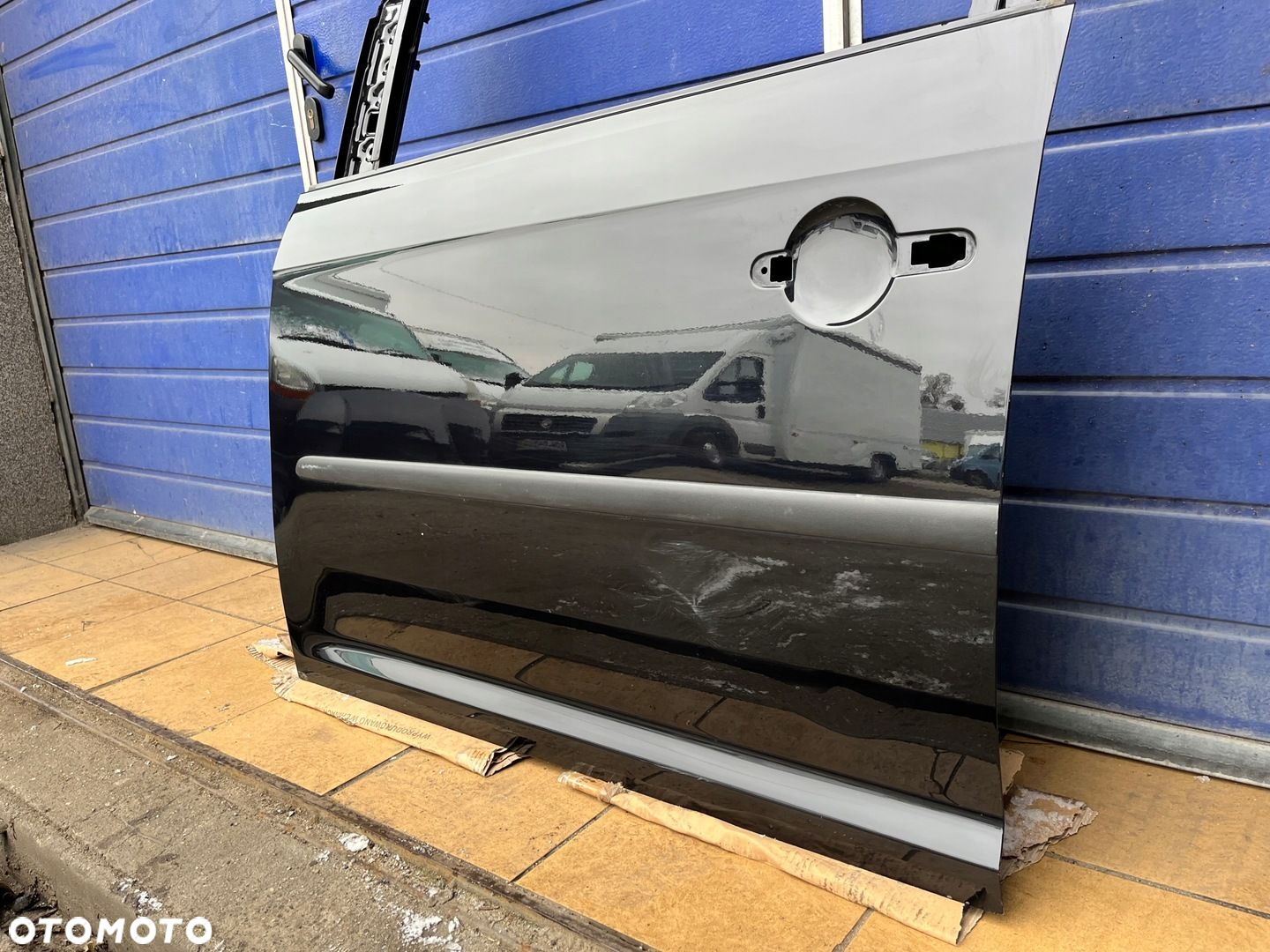 Drzwi lewe przednie VW CADDY 2K5 oryginał z listwa - 2