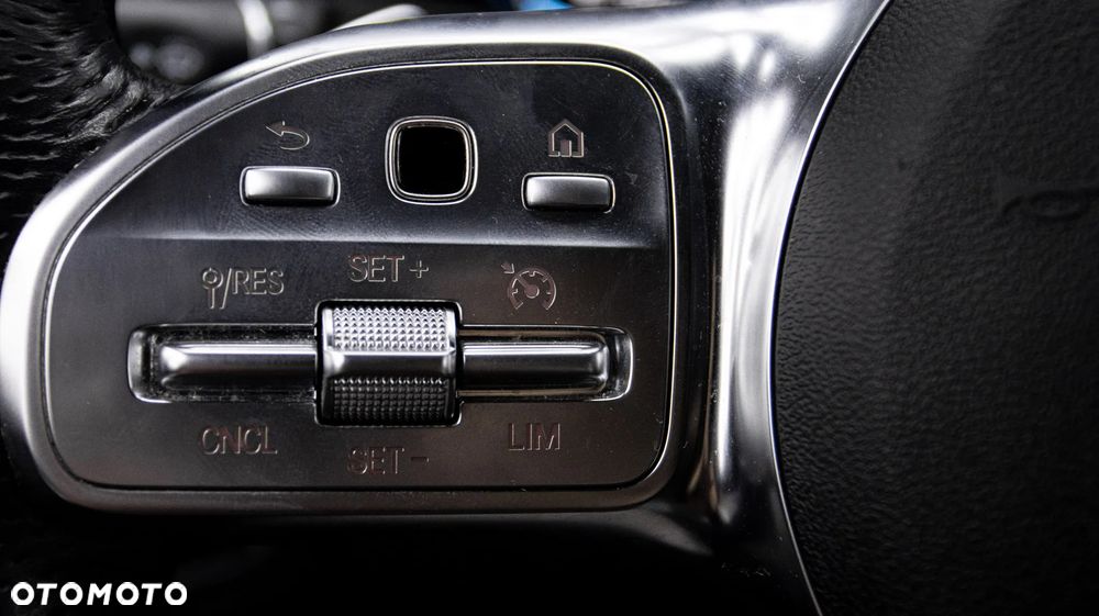 Mercedes-Benz GLC 300 e 4-Matic - 23