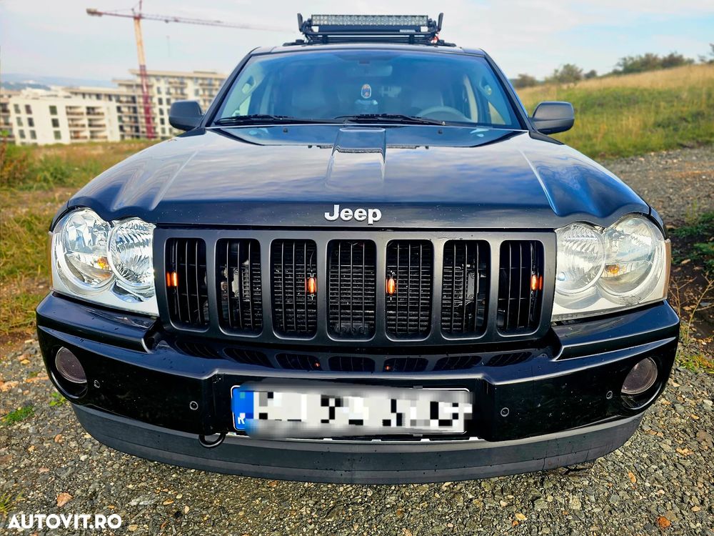 Jeep Grand Cherokee - 12