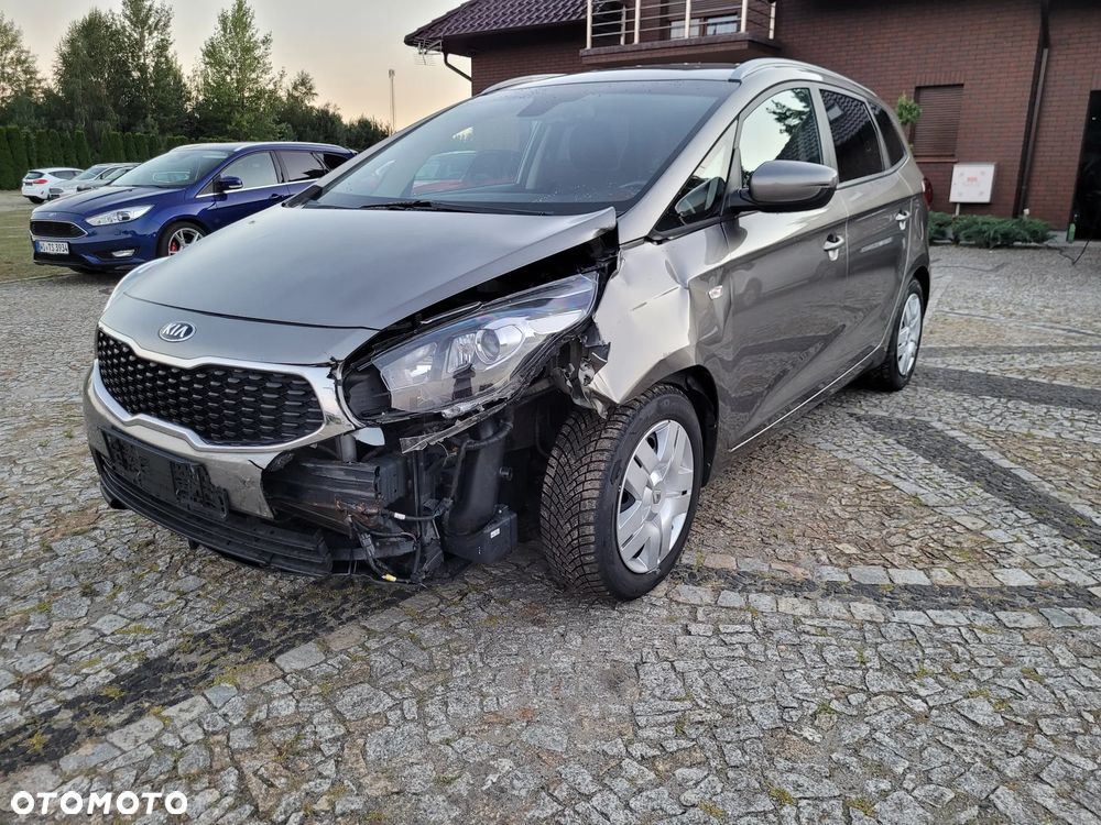 Kia Carens 1.6 GDI Dream Team Edition - 30