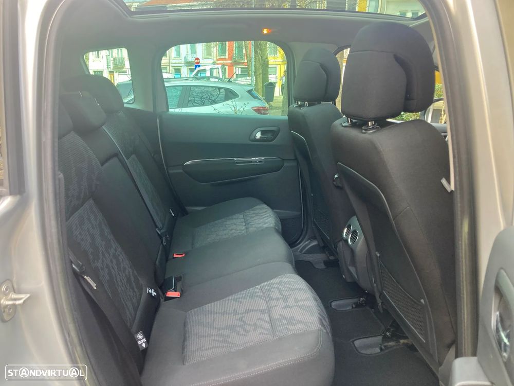 Peugeot 3008 1.6 HDi Executive - 11