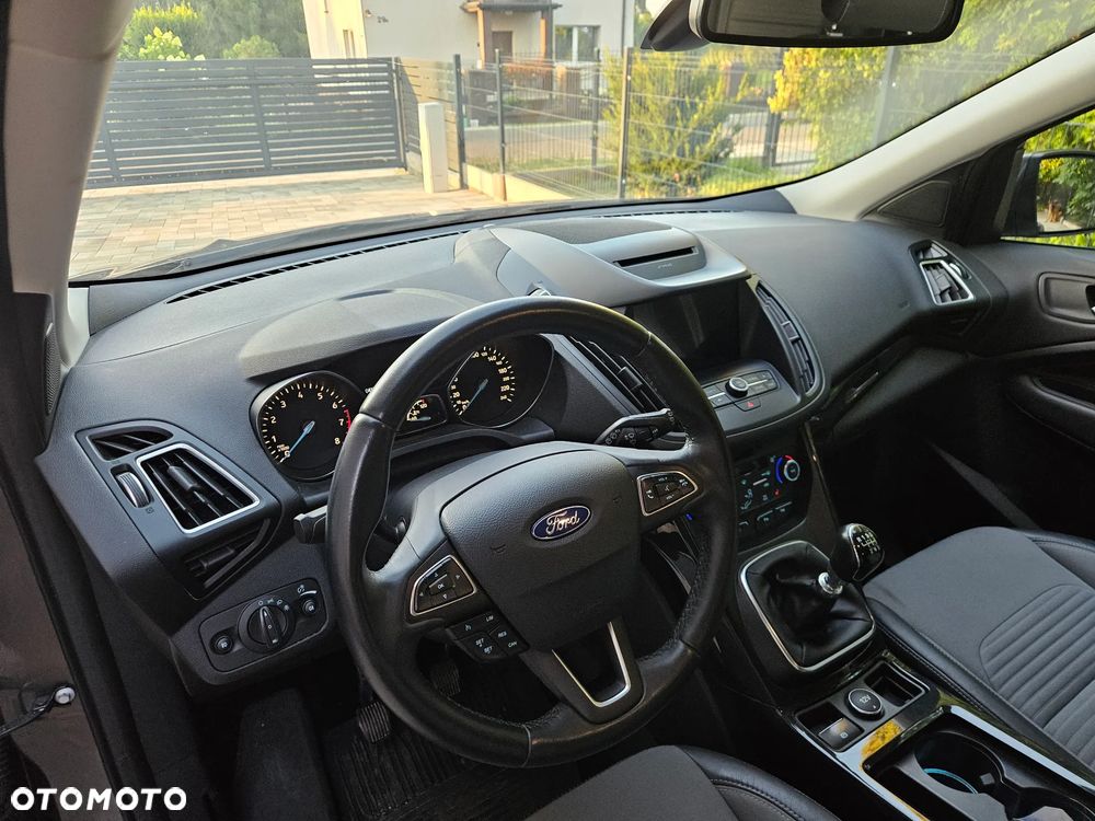 Ford Kuga 1.5 EcoBoost 2x4 Titanium - 5