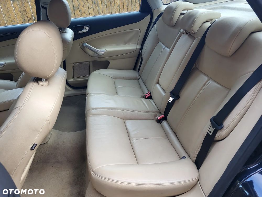 Ford Mondeo 2.0 TDCi Black Magic - 16