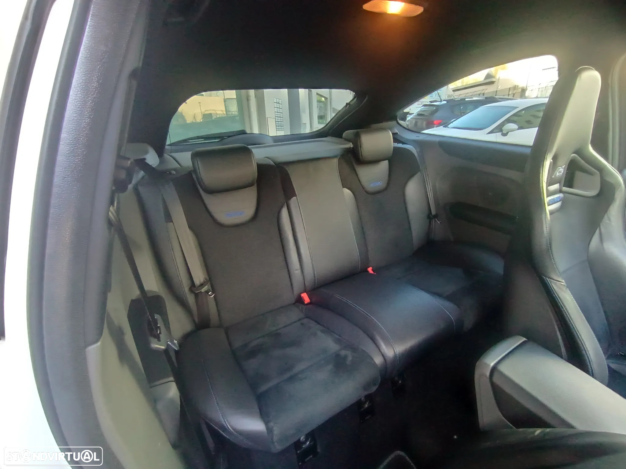 Ford Focus 2.5 T RS - 27