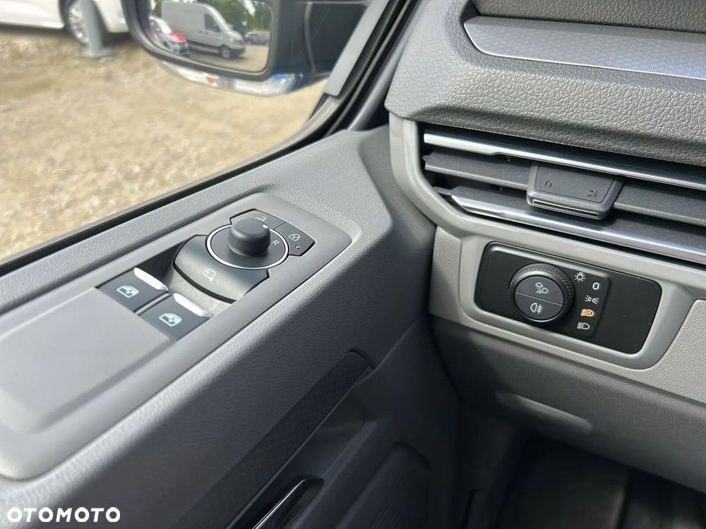 Volkswagen Transporter T7 PanAmericana/Furgon (L2) AUTOMAT, 2.0 TDI 170KM, r.o. 3500 mm - 24
