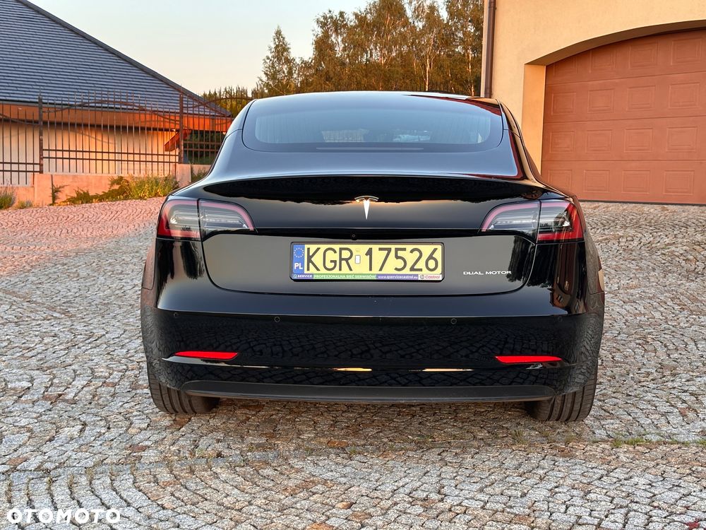 Tesla Model 3 - 11