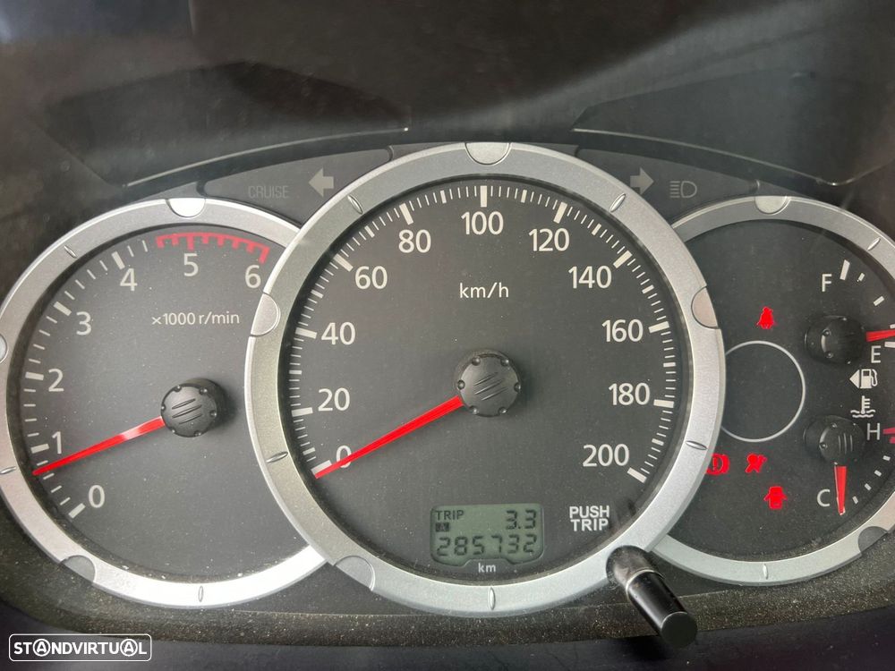 Mitsubishi L200 2.5 DI-D Club Invite AC 3L 4WD - 13