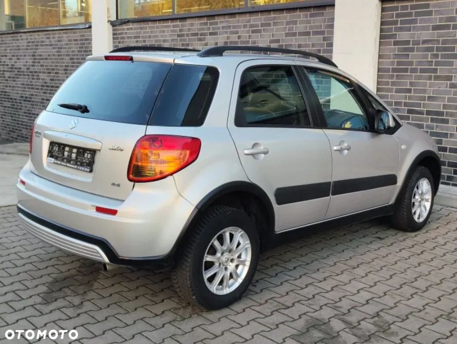 Suzuki SX4 1.6 VVT 4x4 Comfort - 4