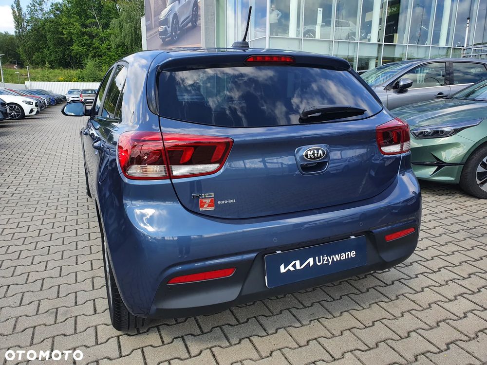 Kia Rio 1.4 L - 22
