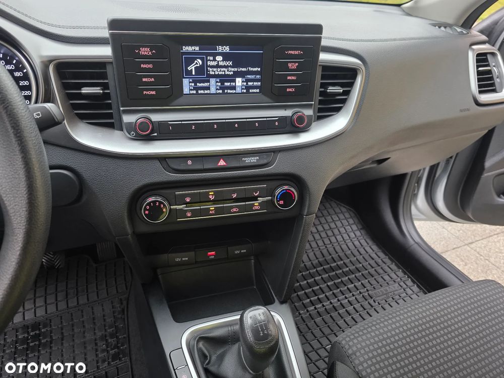 Kia Ceed 1.0 T-GDI S - 32