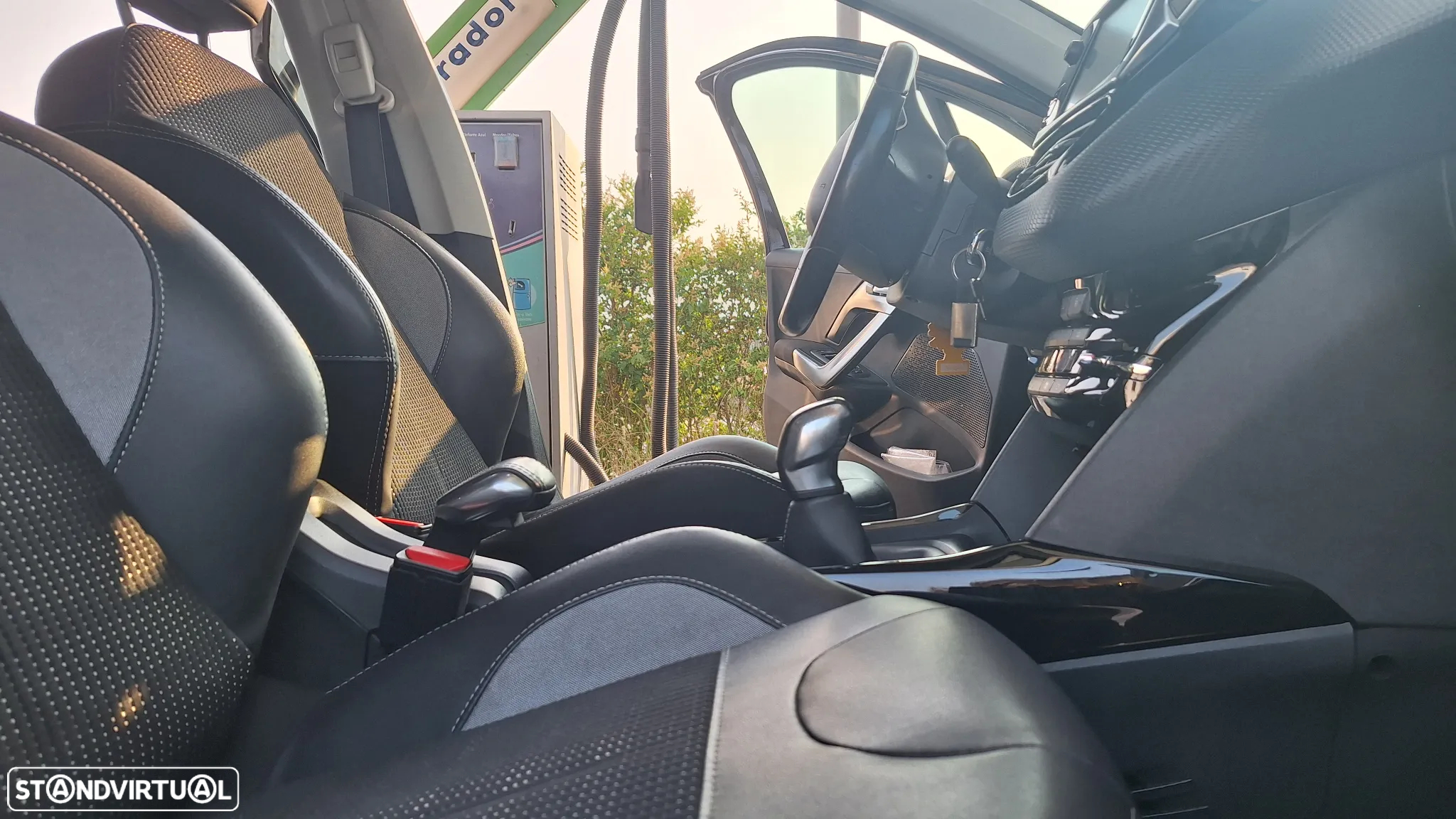 Peugeot 2008 1.6 BlueHDi Allure - 15