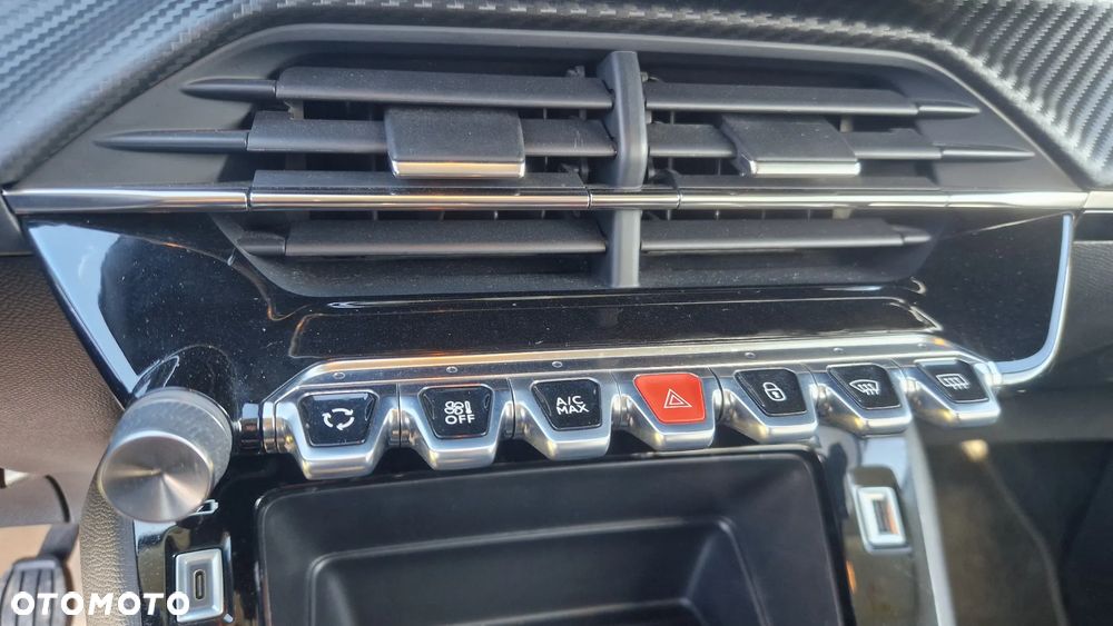 Peugeot 208 PureTech 75 Allure - 28