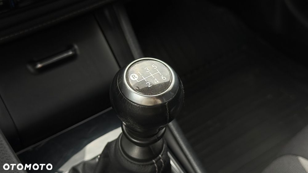 Toyota Auris - 16