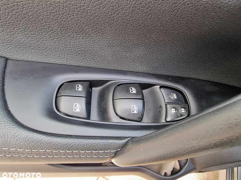 Nissan Qashqai - 12
