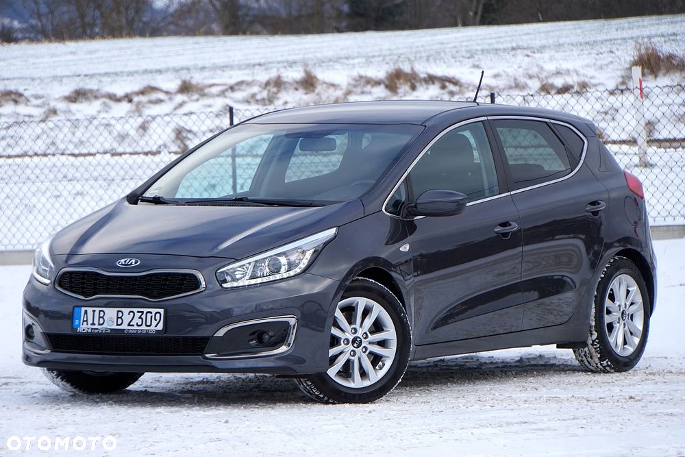 Kia Ceed 1.6 GDI Dream Team Edition - 40