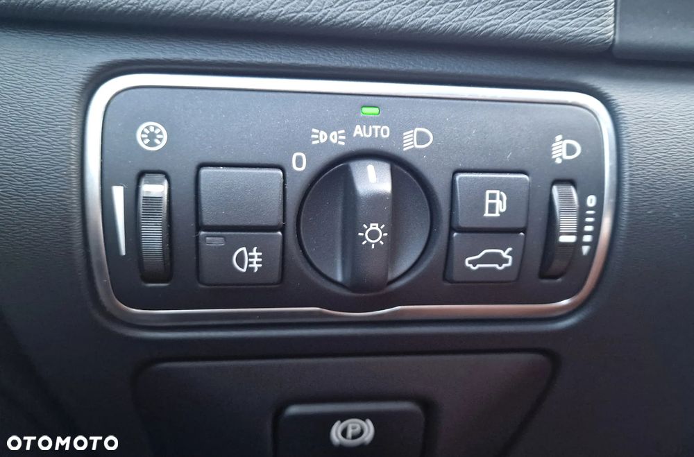 Volvo V60 D2 Drive-E Dynamic Edition (Kinetic) - 16