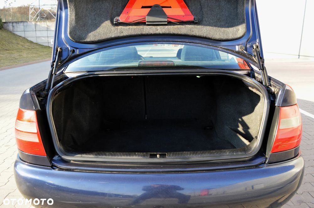 Audi A4 Limousine - 33