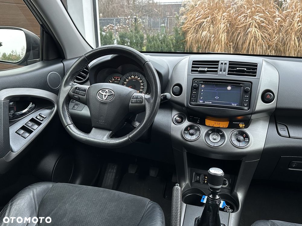 Toyota RAV4 2.0 VVT-i Premium - 30