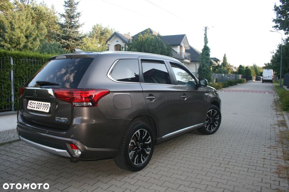 Mitsubishi Outlander Intense + - 11