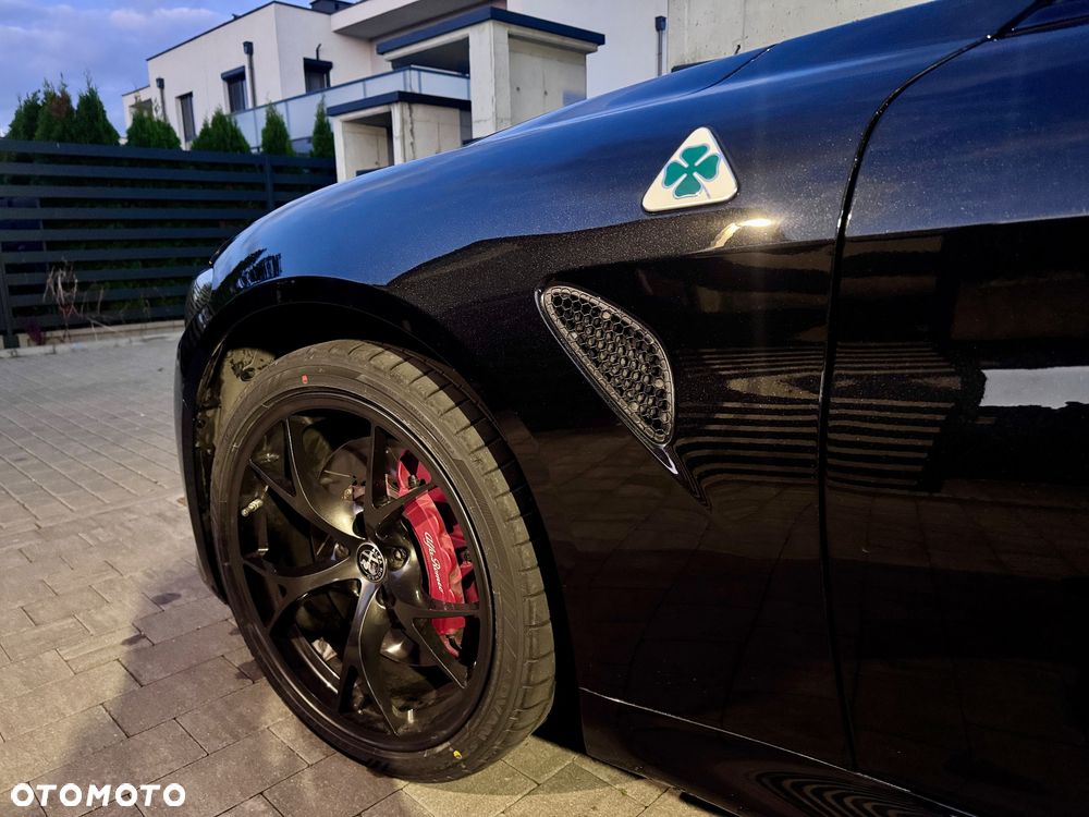 Alfa Romeo Giulia 2.9 V6 Bi-Turbo AT8 Quadrifoglio - 28